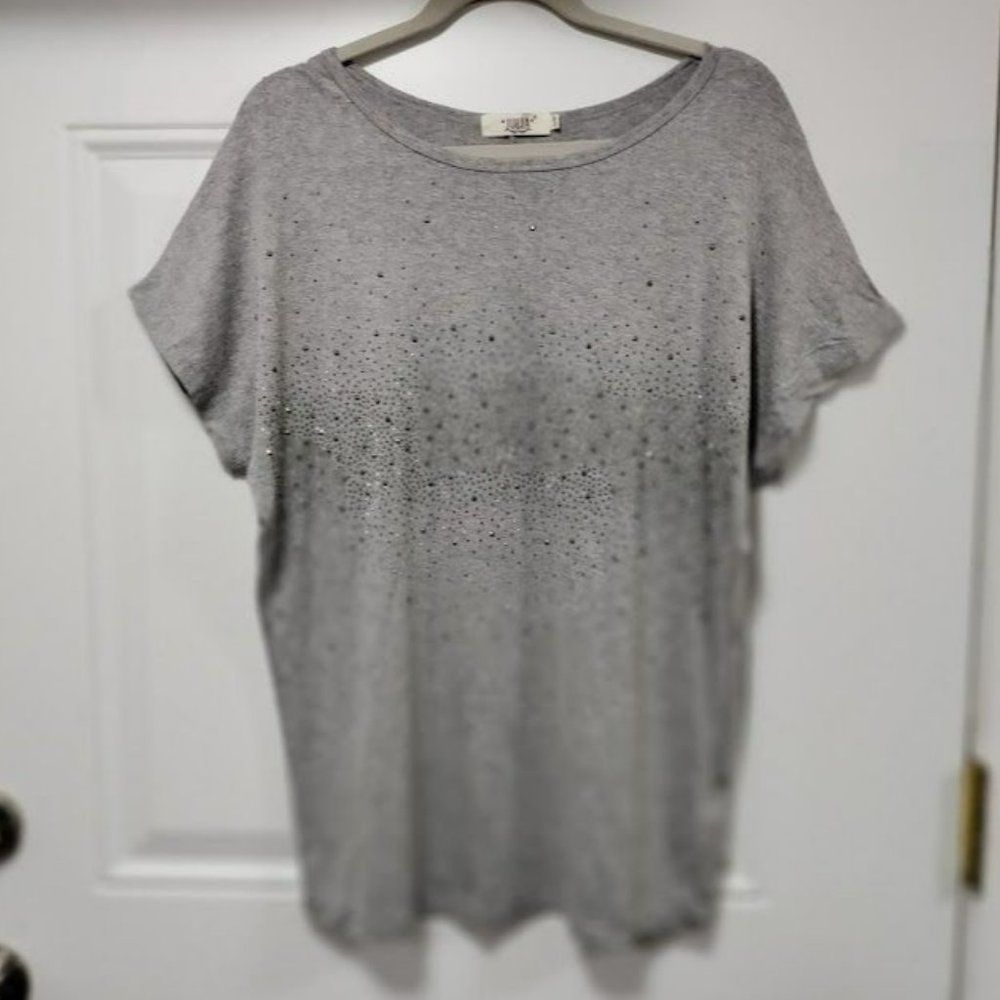 Julia Women's Gray Scoop Neckline Short Sleeve Sparkly Top Size S/M